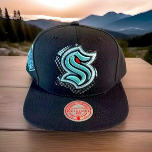 Mitchell & Ness Men’s Seattle Kraken Big Face Snapback Hat Black Flat Brim NWT